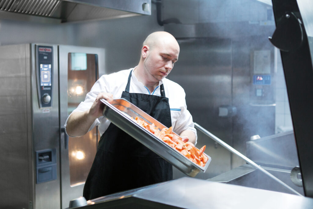 The Benefits of Using a Combi Oven in Your Restaurant • Avanti