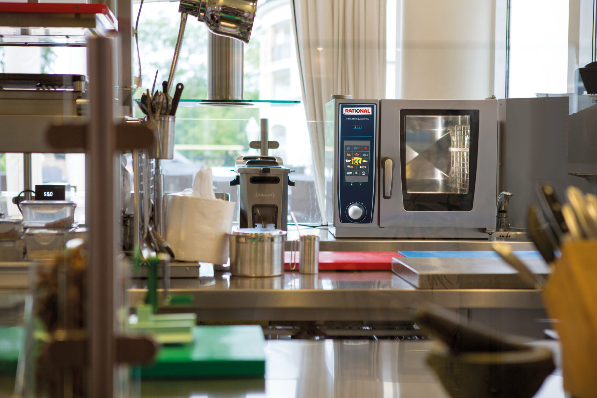 The Benefits of Using a Combi Oven in Your Restaurant • Avanti ...
